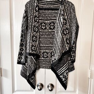 Woman’s Open Kimono Poncho Geography Print Size Medium
